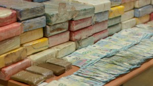 Xem Phim La Línea: Lằn ranh luật pháp